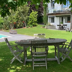  Appartement Adeline : 2 Chambres Au Calme, Situation Parfaite Entre Et Village, Avec Vue Lac, Piscine, Jardin France