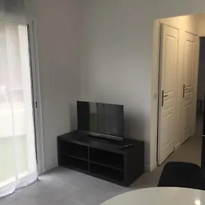 Hébergement de vacances Maison Avec Jardin/piscine - Quartier Résidentiel France
